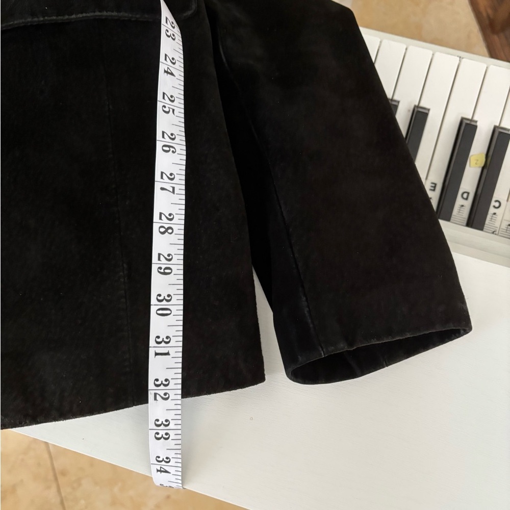 Danier Women's Suede Leather Black Blazer with Triple Buckle Detail - Picture 12 of 13